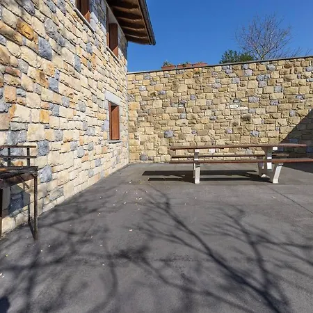 Munalla-Ideal Familias Y Amigos. Senderismo. Aia Exterior photo